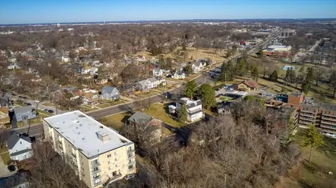 479 North Lake Street Aurora IL 60506