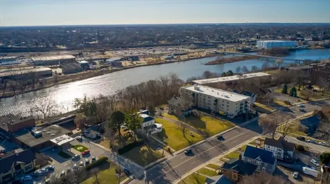479 North Lake Street Aurora IL 60506