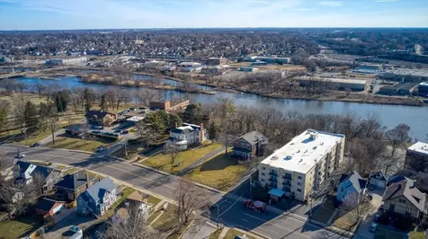 479 North Lake Street Aurora IL 60506