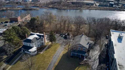479 North Lake Street Aurora IL 60506
