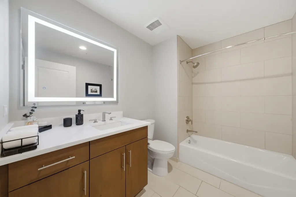 850 North Lake Shore Drive Chicago IL 60611
