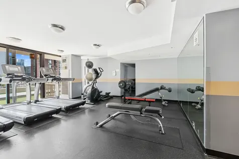 33 West Delaware Street Chicago IL 60610
