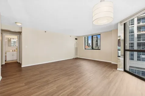 33 West Delaware Street Chicago IL 60610