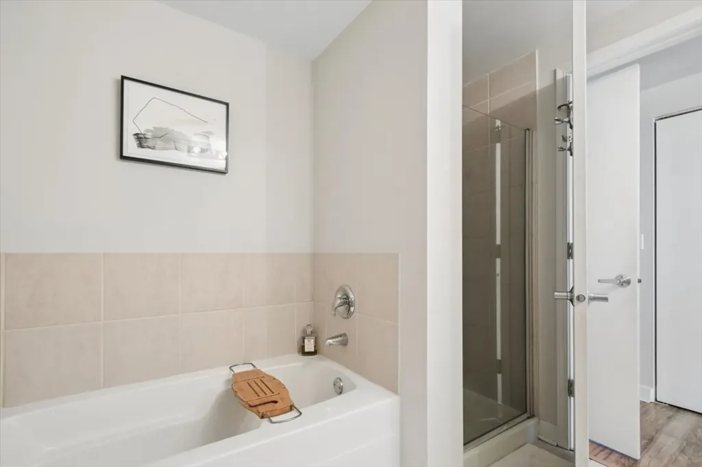 5 East 14th Place Chicago IL 60605