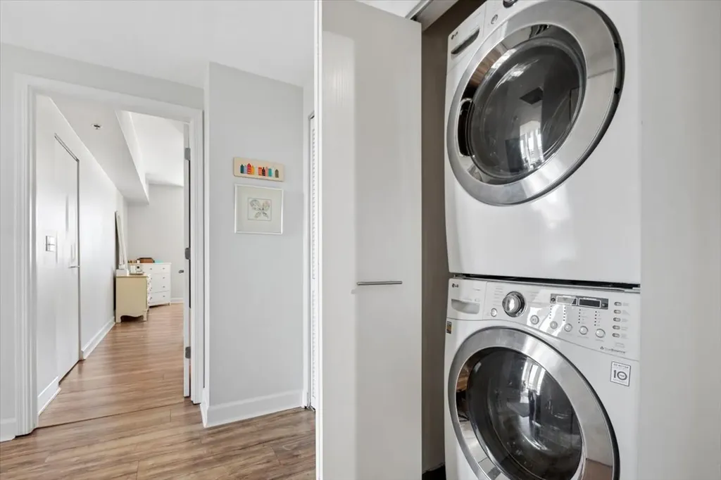 5 East 14th Place Chicago IL 60605