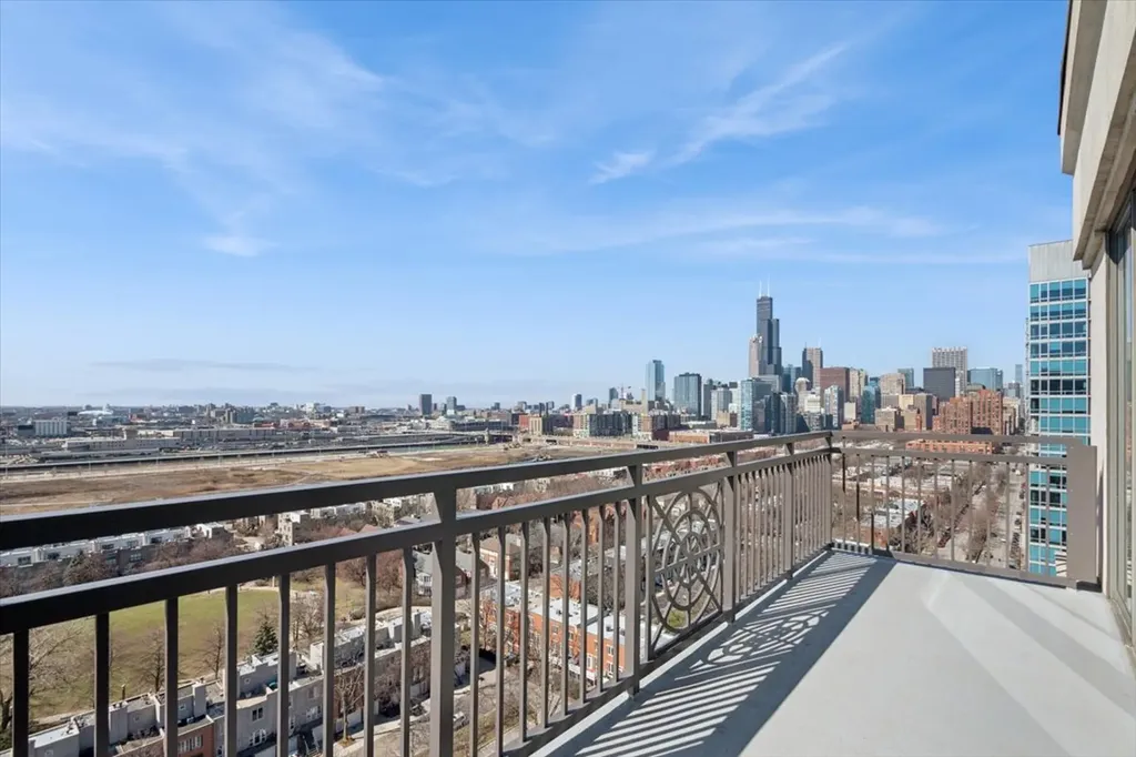 5 East 14th Place Chicago IL 60605