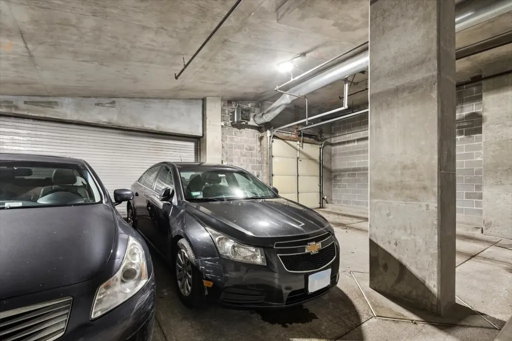 5 East 14th Place Chicago IL 60605