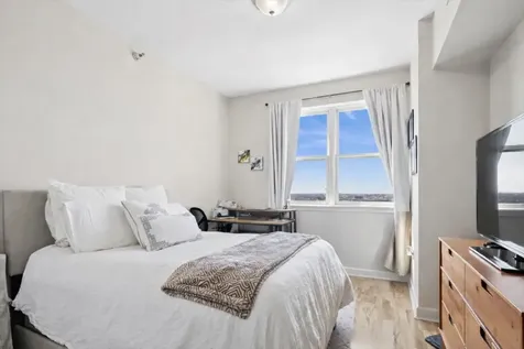 5 East 14th Place Chicago IL 60605
