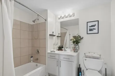 5 East 14th Place Chicago IL 60605