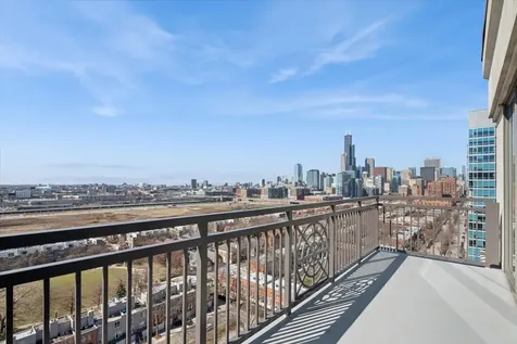 5 East 14th Place Chicago IL 60605