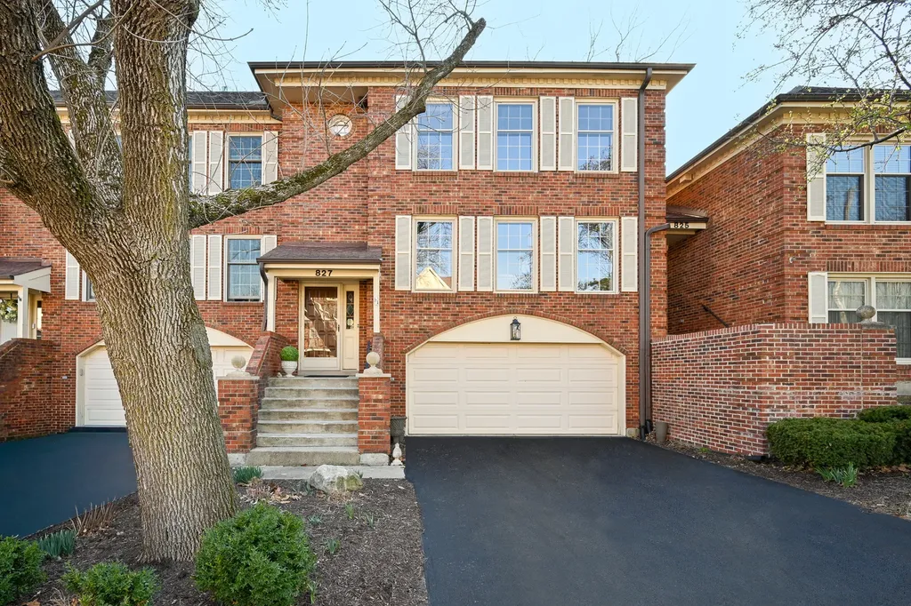 827 North Driveway Glen Ellyn IL 60137