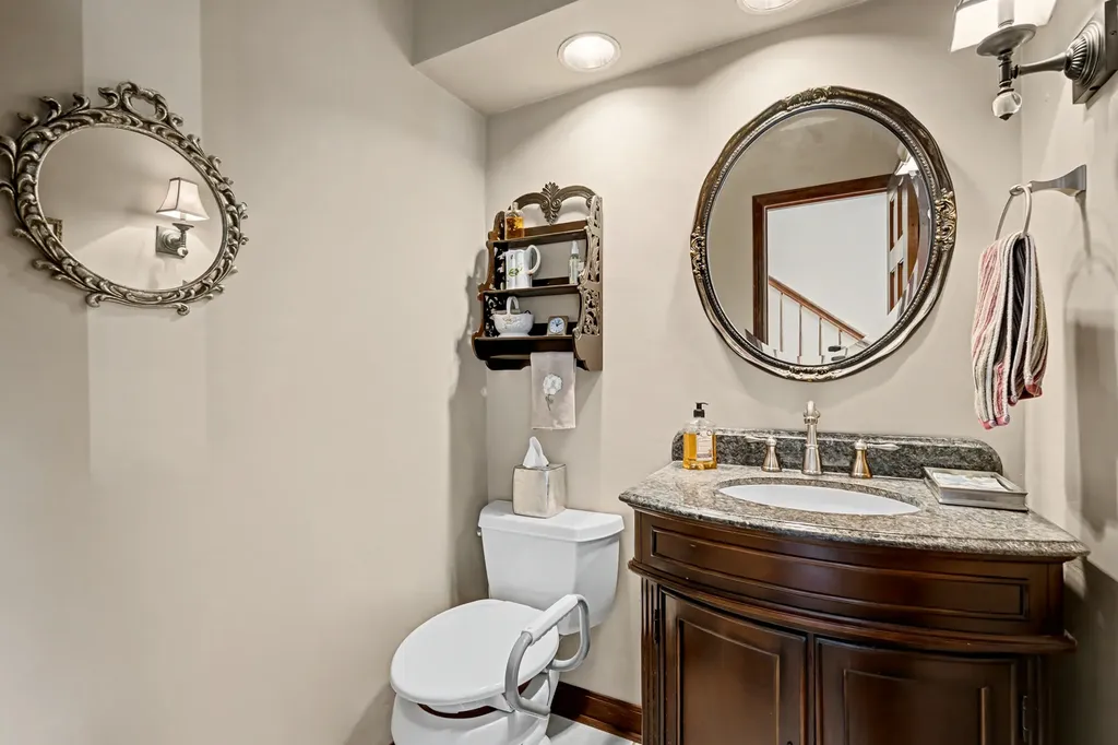 827 North Driveway Glen Ellyn IL 60137