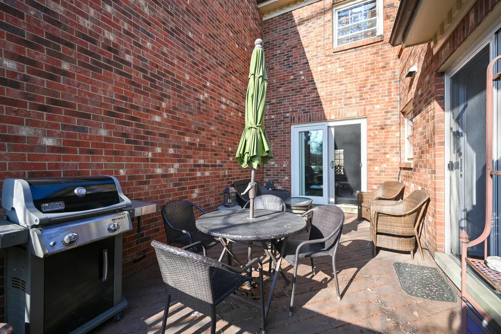 827 North Driveway Glen Ellyn IL 60137