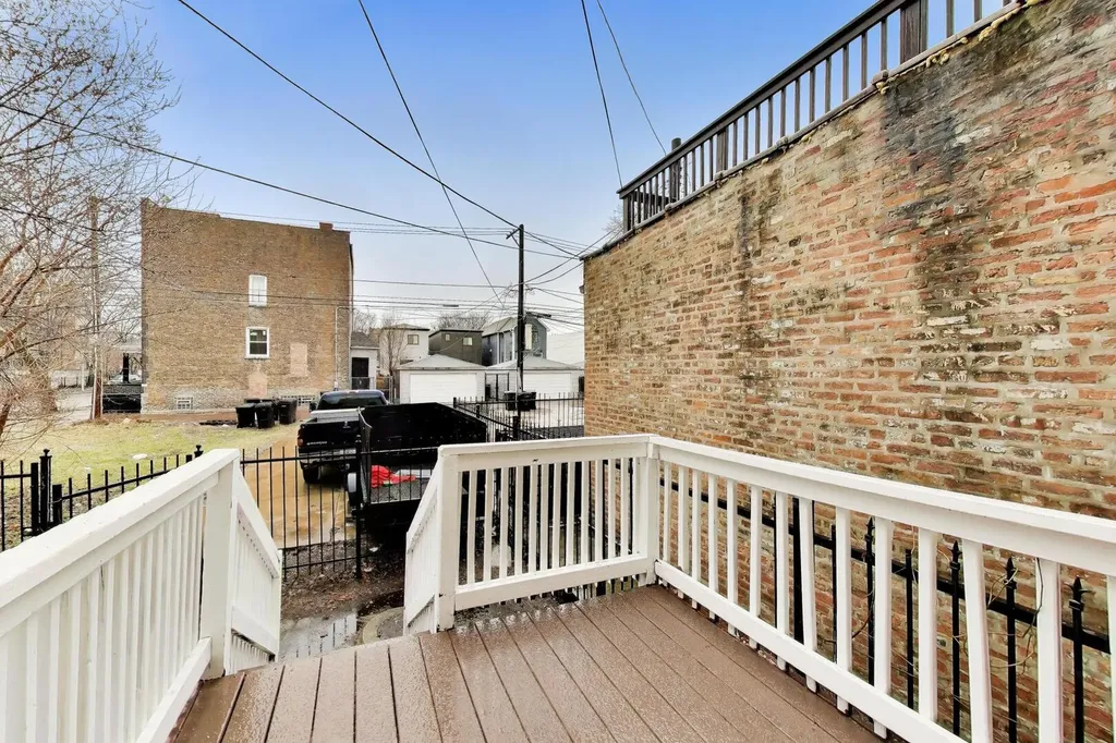 4505 South Indiana Avenue Chicago IL 60653