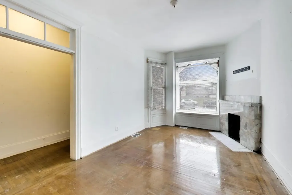 4505 South Indiana Avenue Chicago IL 60653