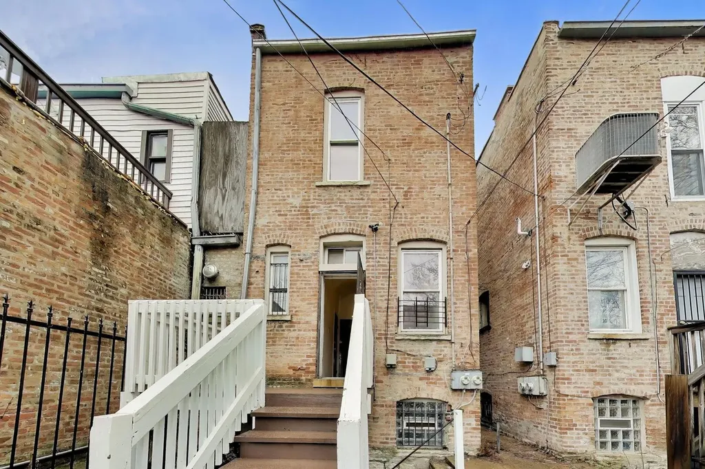 4505 South Indiana Avenue Chicago IL 60653