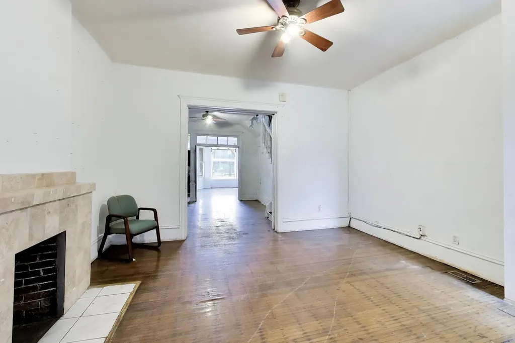 4505 South Indiana Avenue Chicago IL 60653