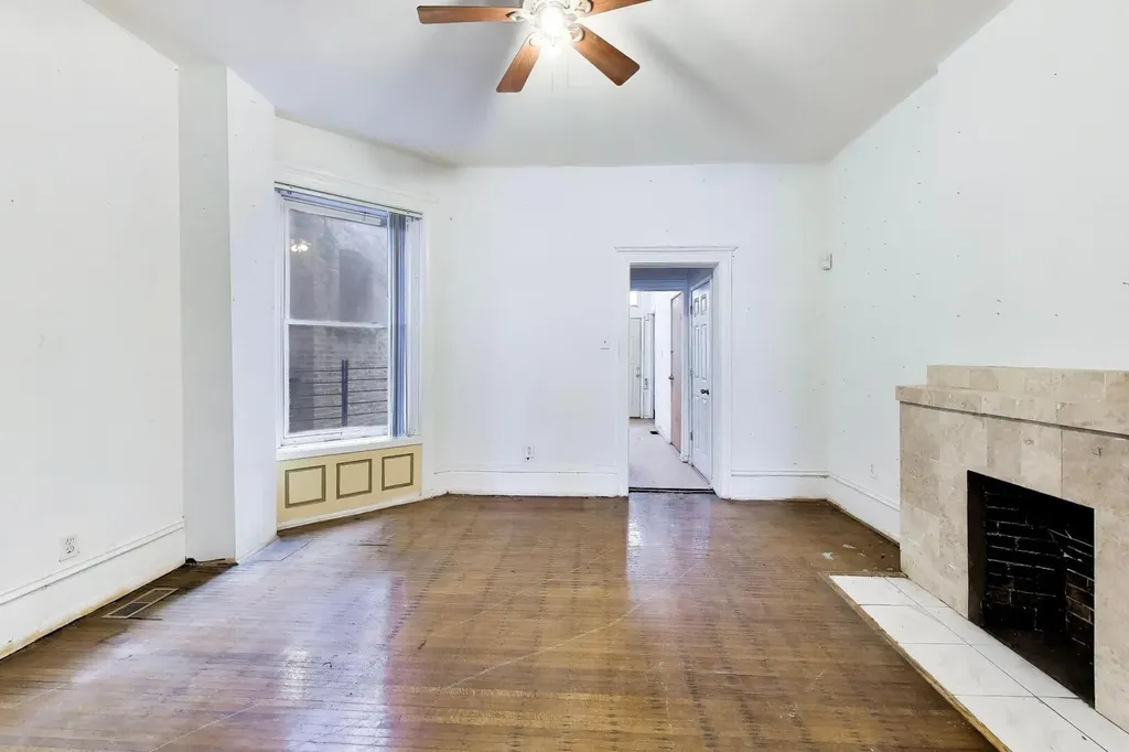 4505 South Indiana Avenue Chicago IL 60653