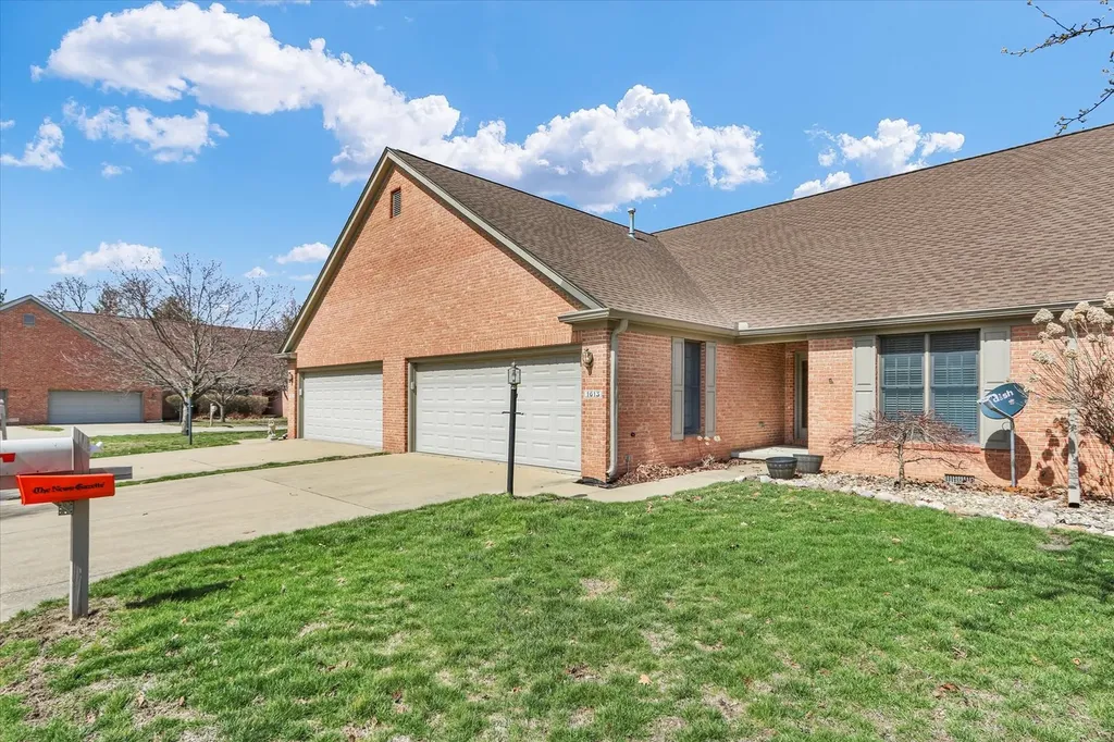 1613 Broadmoor Drive Champaign IL 61821