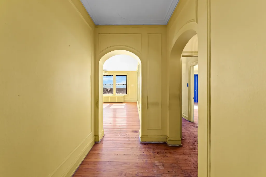 6935 South Crandon Avenue Chicago IL 60649