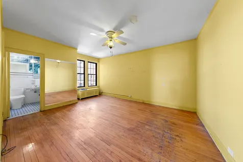 6935 South Crandon Avenue Chicago IL 60649