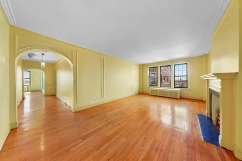 6935 South Crandon Avenue Chicago IL 60649
