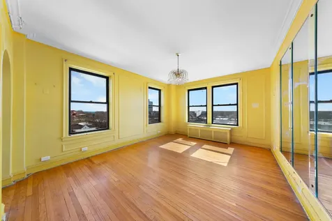 6935 South Crandon Avenue Chicago IL 60649