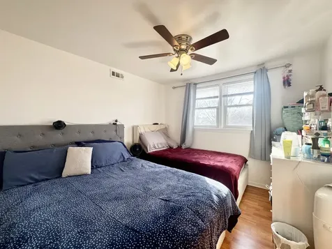 5758 West Warwick Avenue Chicago IL 60634