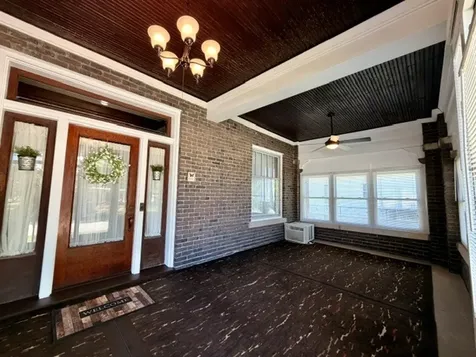 622 North Monroe Street Clinton IL 61727