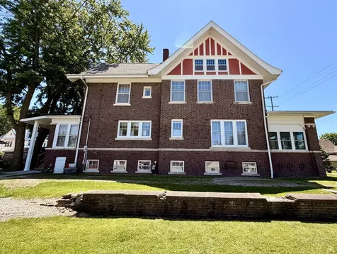 622 North Monroe Street Clinton IL 61727