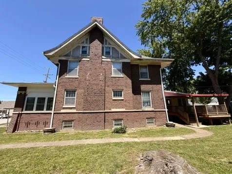 622 North Monroe Street Clinton IL 61727