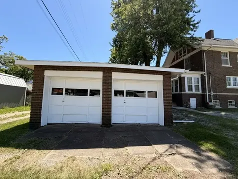 622 North Monroe Street Clinton IL 61727