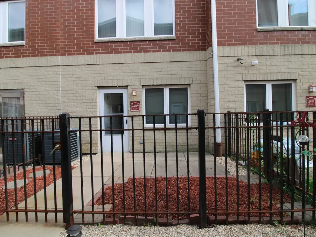 2409 West 32nd Place Chicago IL 60608