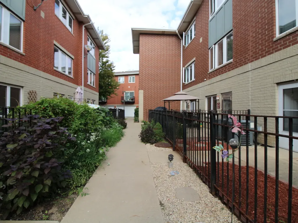 2409 West 32nd Place Chicago IL 60608