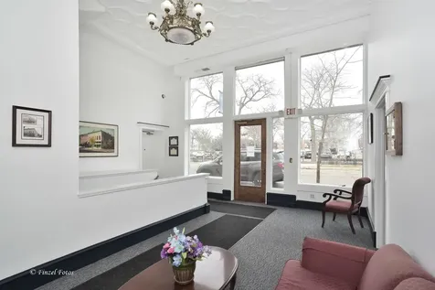 20-24 Douglas Avenue Elgin IL 60120