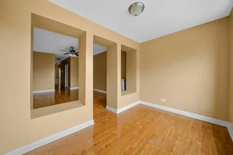 7220 South Yates Boulevard Chicago IL 60649