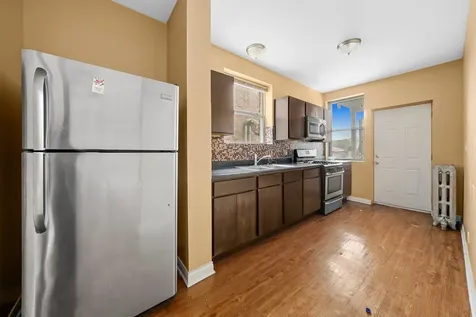 7220 South Yates Boulevard Chicago IL 60649