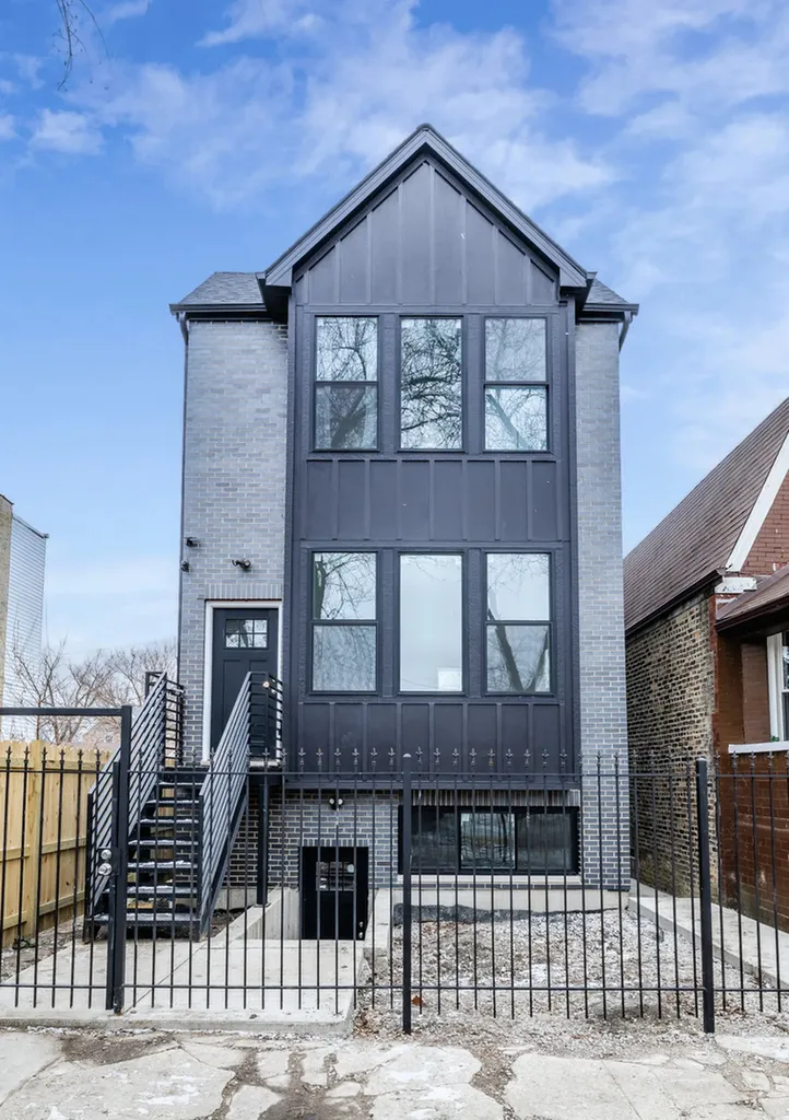 535 North Lawndale Avenue Chicago IL 60624