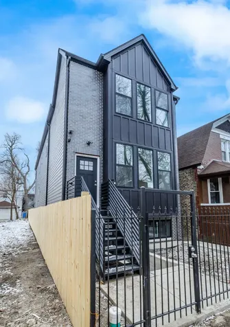 535 North Lawndale Avenue Chicago IL 60624
