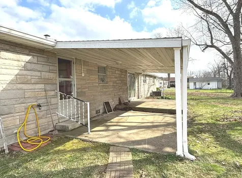 331 North Illinois Avenue Salem IL 62881