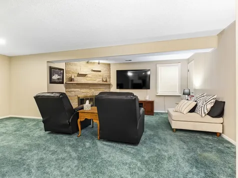 186 Shoreline Road Lake Barrington IL 60010