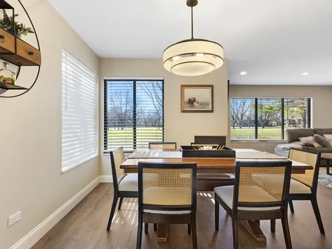 186 Shoreline Road Lake Barrington IL 60010