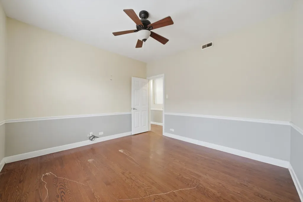 7601 South Essex Avenue Chicago IL 60649