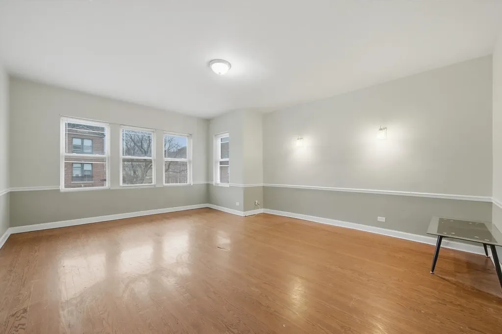 7601 South Essex Avenue Chicago IL 60649