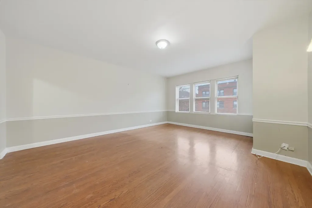 7601 South Essex Avenue Chicago IL 60649