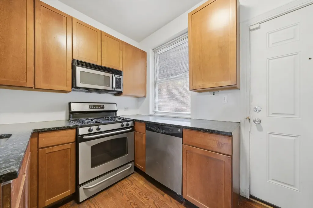 7601 South Essex Avenue Chicago IL 60649