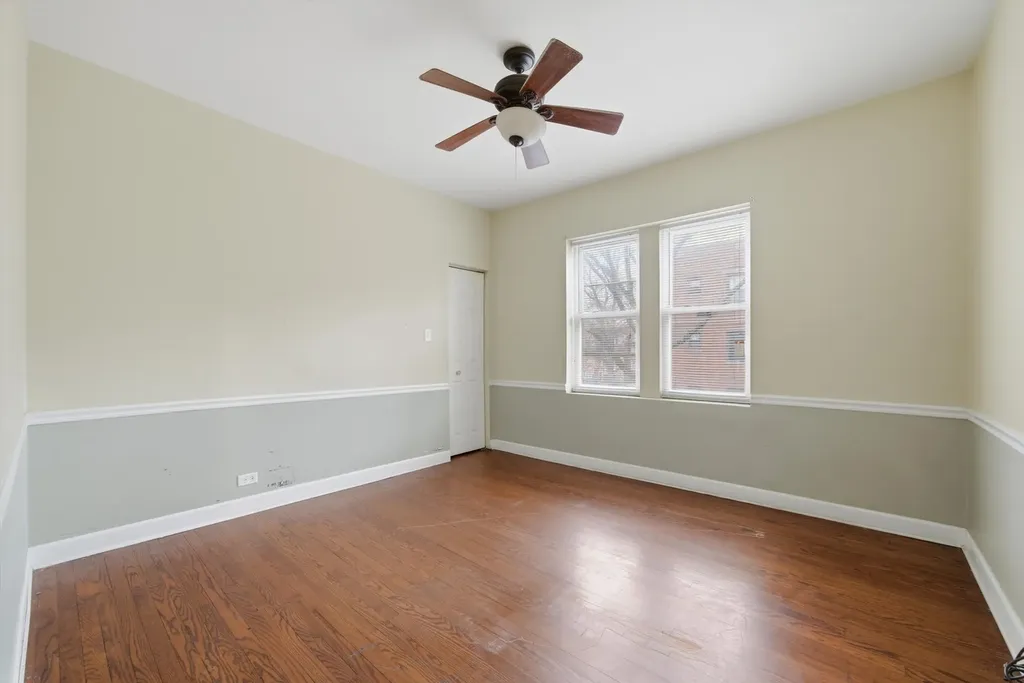 7601 South Essex Avenue Chicago IL 60649