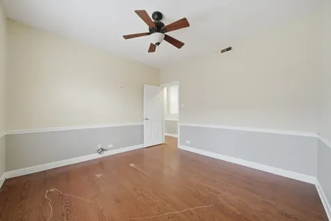 7601 South Essex Avenue Chicago IL 60649