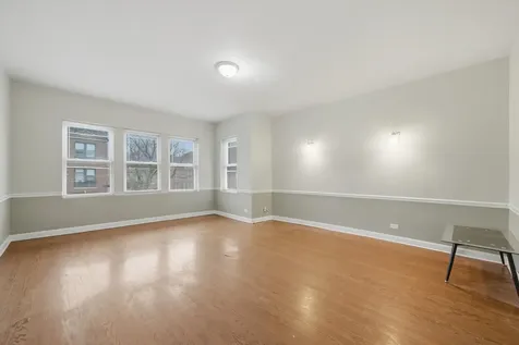 7601 South Essex Avenue Chicago IL 60649