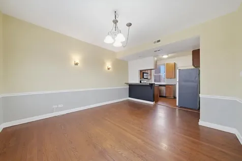 7601 South Essex Avenue Chicago IL 60649